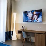 A World Aparts - Barberini Boutique 3*