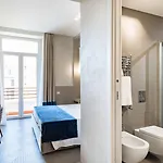 A World Aparts - Barberini Boutique Rom
