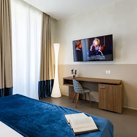 Hotel A World Aparts - Barberini Boutique 3*