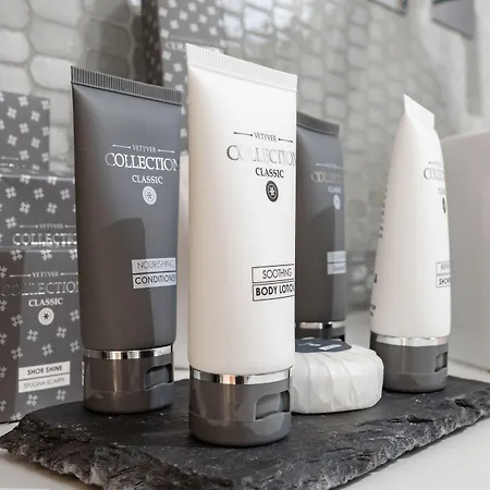 A World Aparts - Barberini Boutique Roma