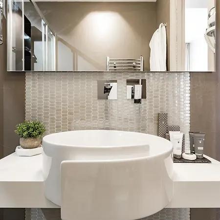 Hotel A World Aparts - Barberini Boutique 2*
