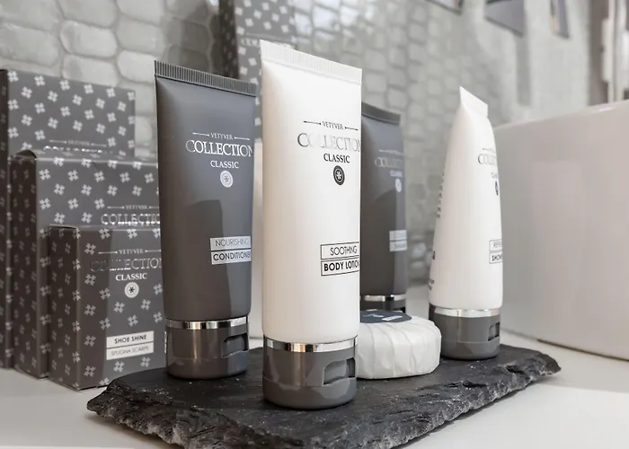 A World Aparts - Barberini Boutique Roma