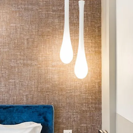 A World Aparts - Barberini Boutique 2*